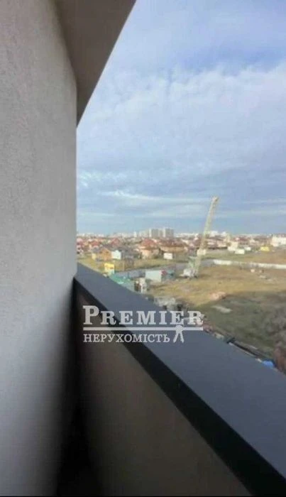 2-кімнтана квартира 97 кв.м  з великою терасою Море поруч