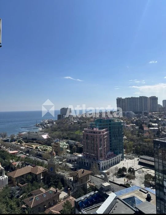 Велика двокімнатна квартира з видом на море в ЖК Гагарін Пла