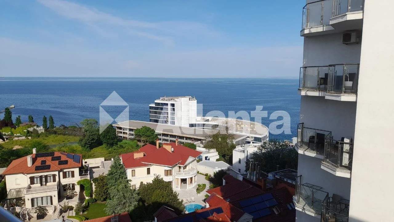 Квартира-студія з гарним видом на море в ЖК «Санторині» на 1