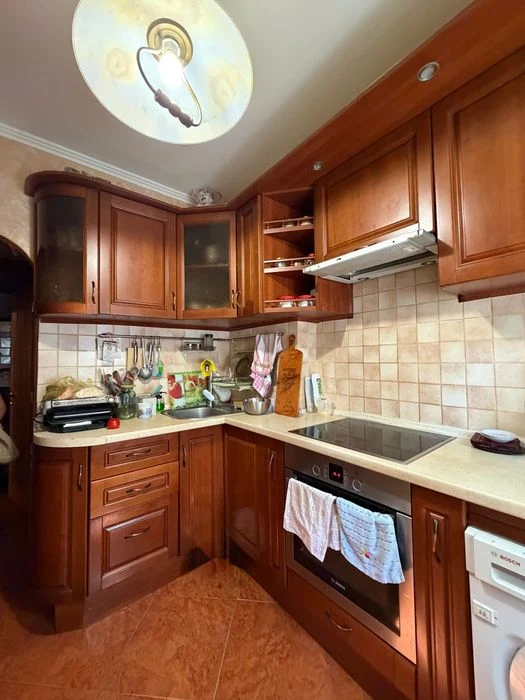 КРЫМСКИЙ БУЛЬВАР, 3-ком. квартира 71 м² с ремонтом, Сити Цен