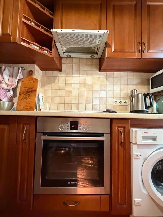 КРЫМСКИЙ БУЛЬВАР, 3-ком. квартира 71 м² с ремонтом, Сити Цен