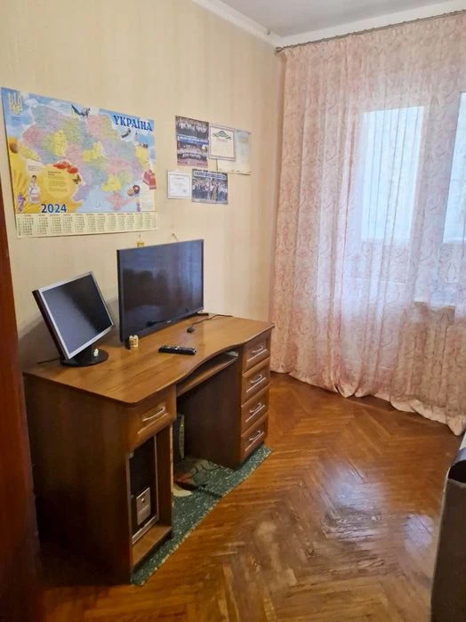 КРЫМСКИЙ БУЛЬВАР, 3-ком. квартира 71 м² с ремонтом, Сити Цен