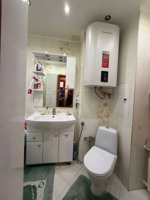 КРЫМСКИЙ БУЛЬВАР, 3-ком. квартира 71 м² с ремонтом, Сити Цен