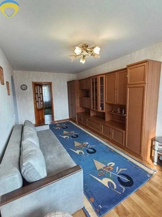 3 комн квартира на Таирова ул Ак. Королева 8 этаж