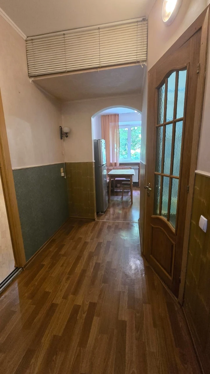 ПРОДАЖА! СРОЧНО!1-комната, которую забирают с пешего взгляда