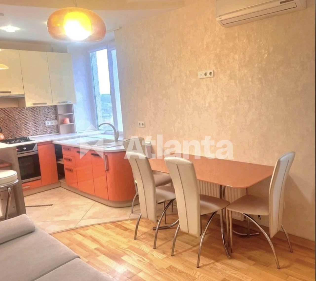 Продам улицу Парковую 2х комнатную квартиру, кирпичный дом!