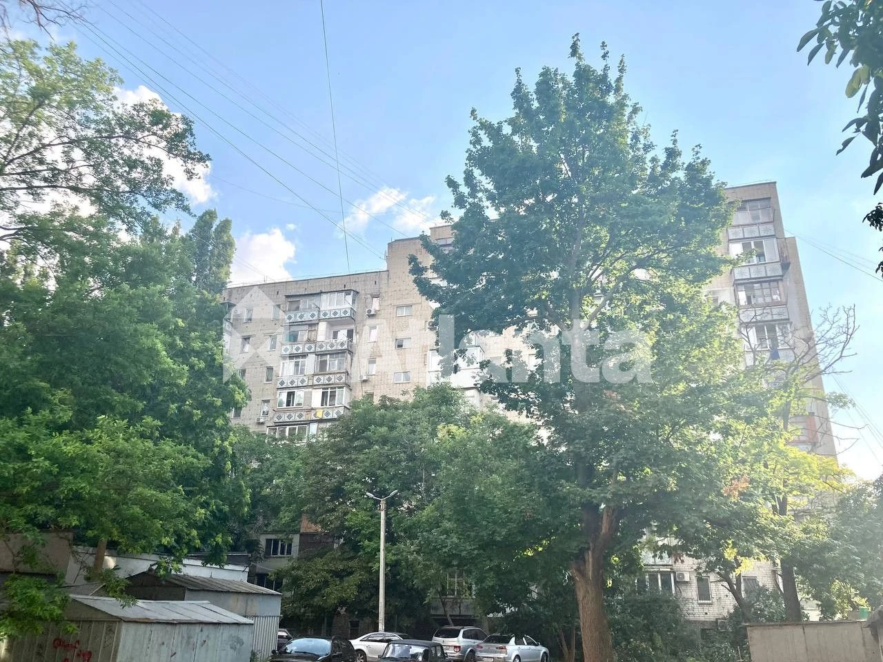 Продаж квартир у цегляному будинку, новий ремонт, район Арка