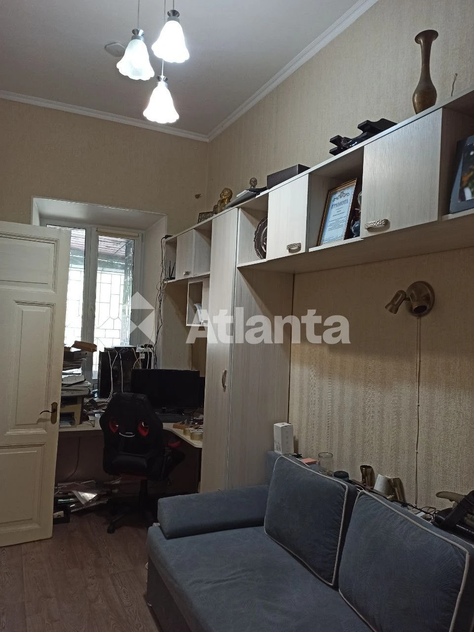 Продам 3 комн., Утесовая / Базарная, Центр