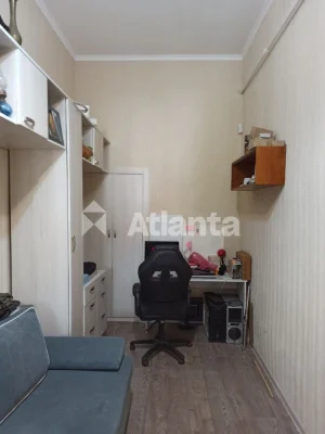 Продам 3 комн., Утесовая / Базарная, Центр