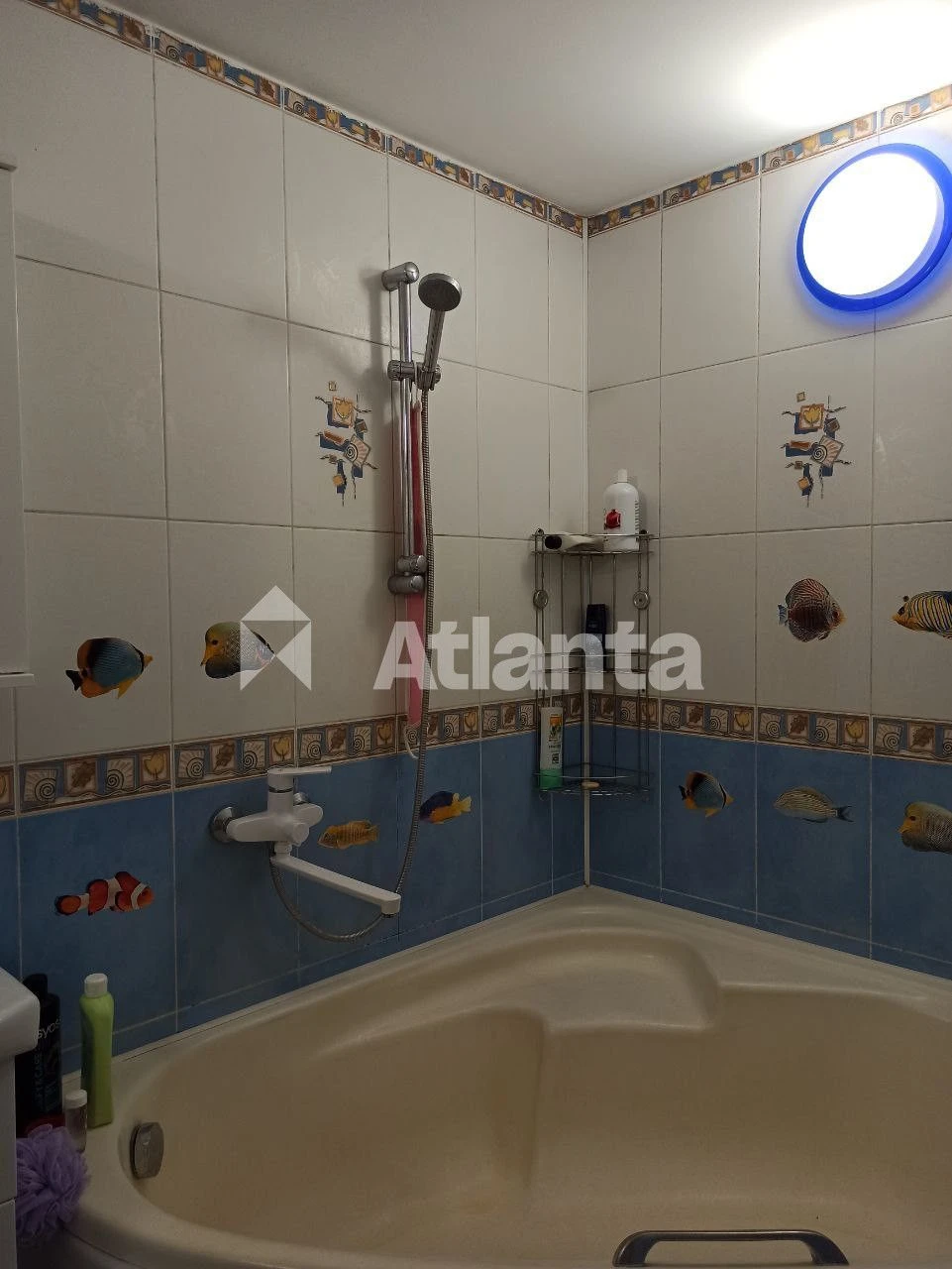 Продам 3 комн., Утесовая / Базарная, Центр