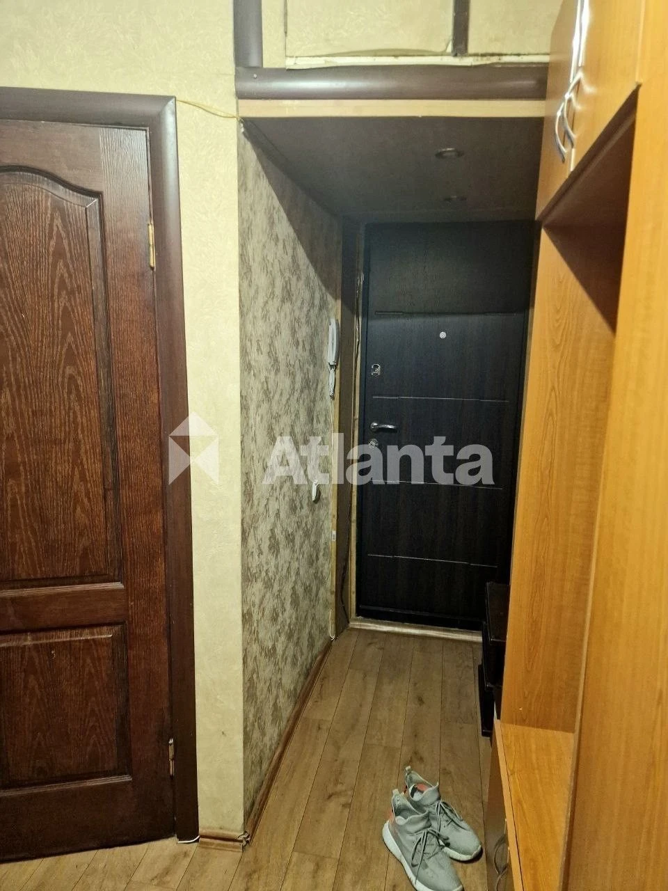 Двокімнатну квартиру на Черемхах середній поверх вул.Філатов