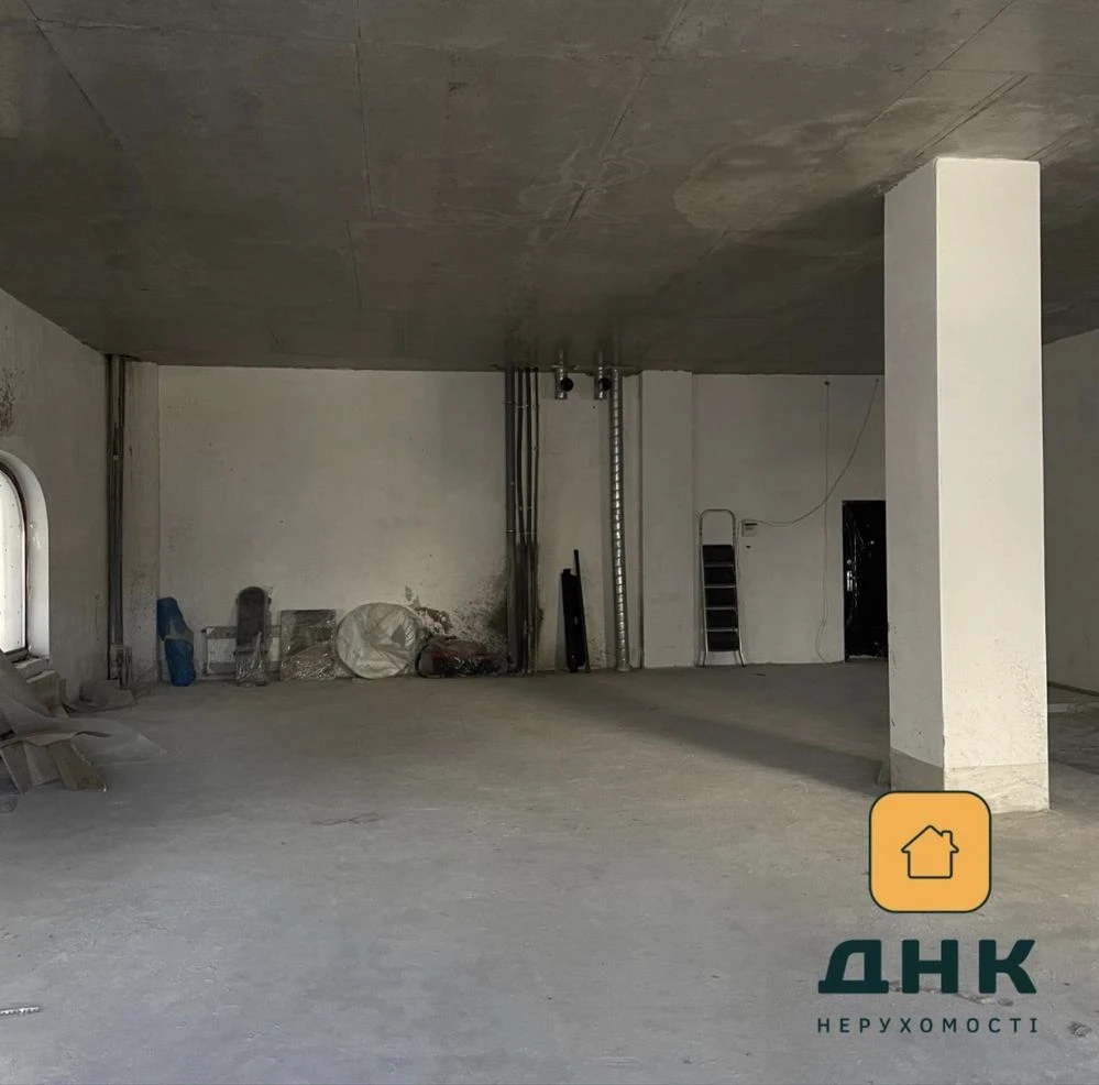 1200$ за метр!! Исторический центр. Парк. Трехкомнатная БЕЗ