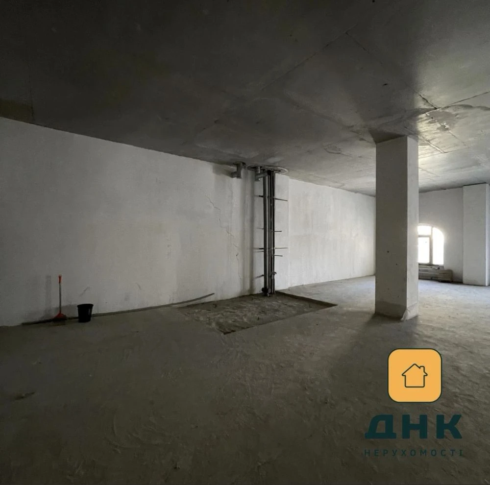 1200$ за метр!! Исторический центр. Парк. Трехкомнатная БЕЗ