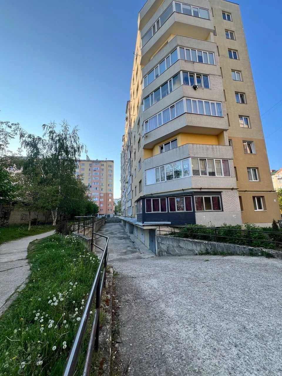 Продається гараж на м-ні Пасічна