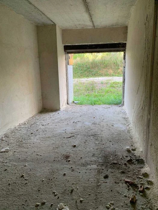 Продається гараж в будинку по вигідній ціні. Обмін на авто