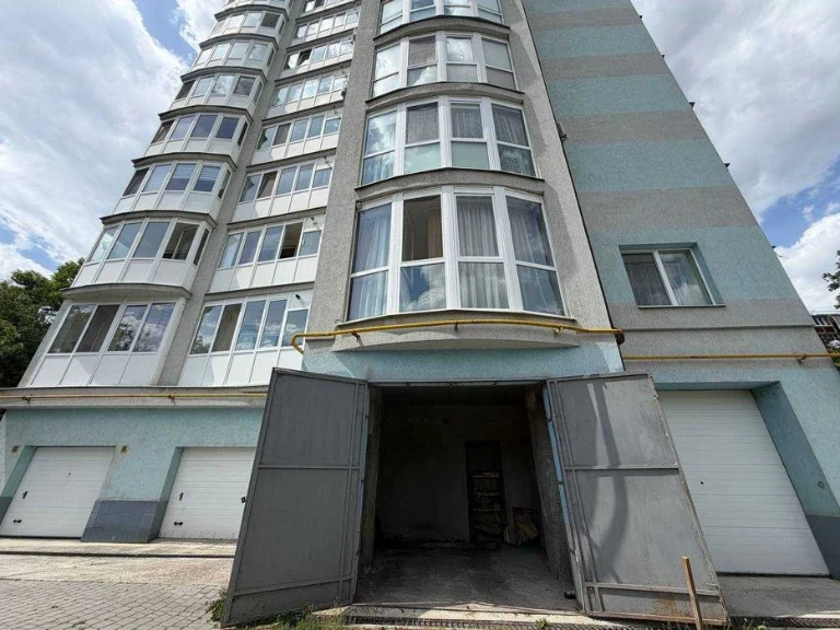 Гараж 18 м² | вул. Хіміків | Під бус або велике авто