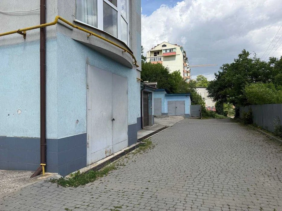 Гараж 18 м² | вул. Хіміків | Під бус або велике авто