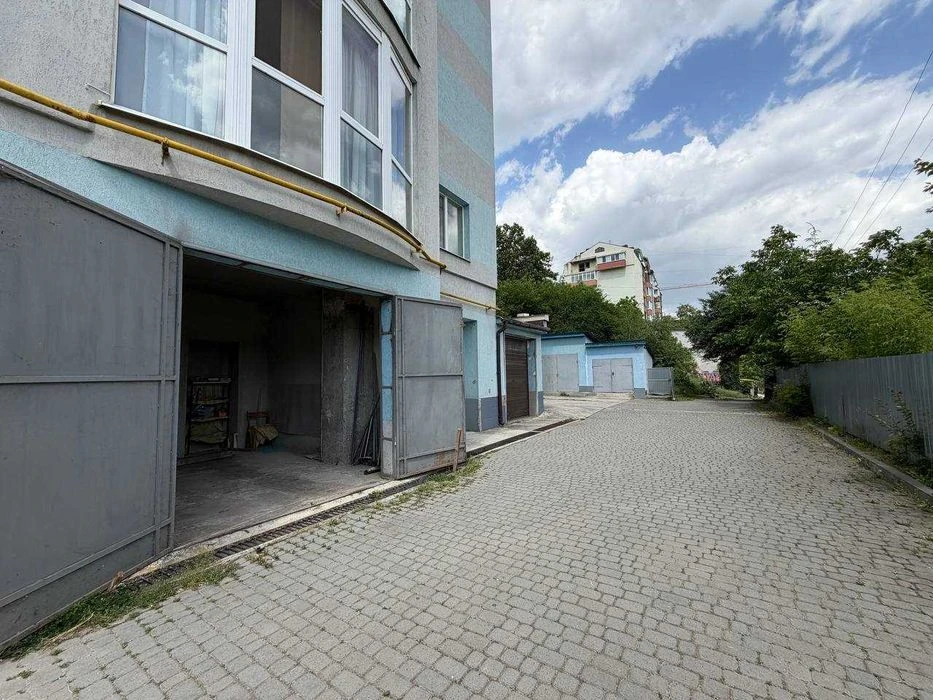 Гараж 18 м² | вул. Хіміків | Під бус або велике авто