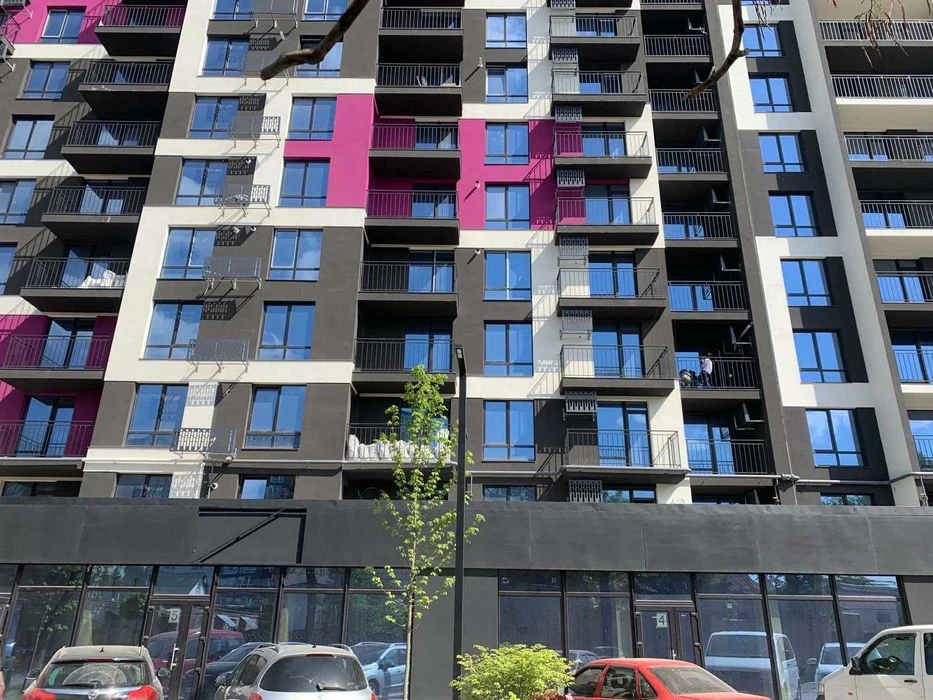 Продаю комфортний гараж в центрі міста ЖК Family Plaza