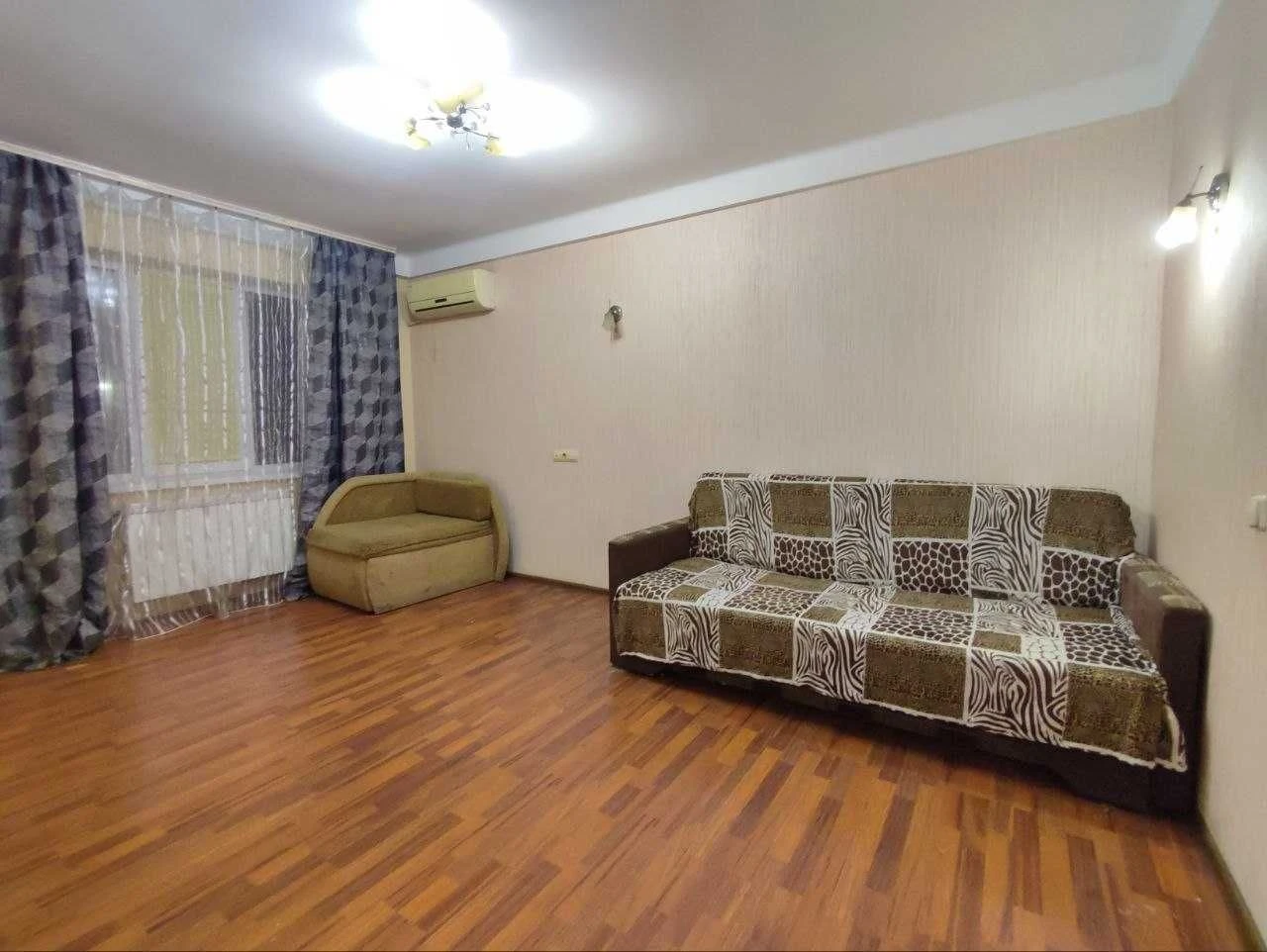 2к студія, ГАЗ, 1 пов., вул. Довженка 12, Шулявка, Шевченків