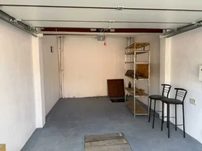 Продам гараж Дарницька площа ( Сосюри 6)
