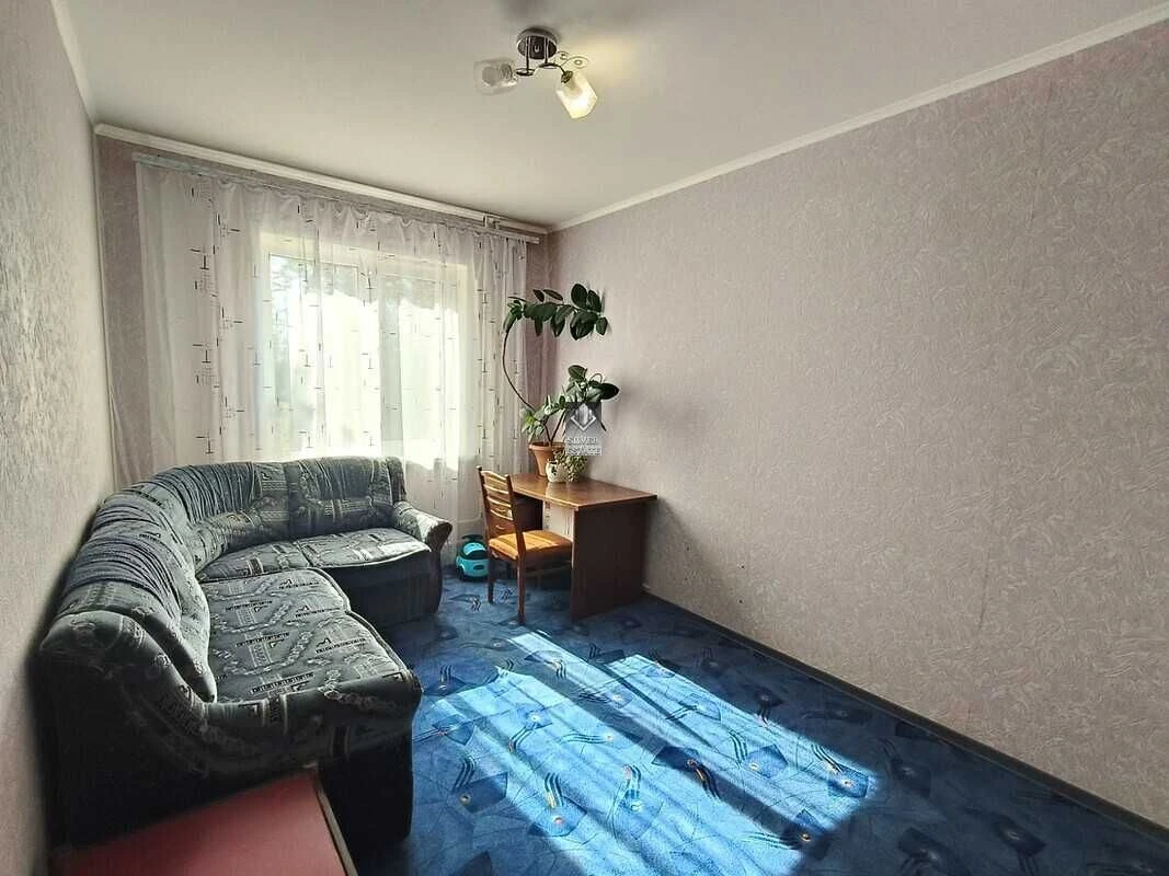 Продаж 2-кімнатної квартири роздільного планування, вул. Руб