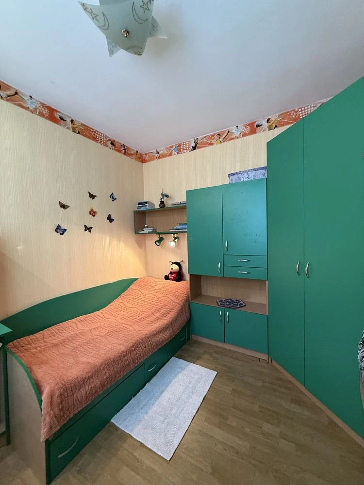 Продам  4 ком.кв .Комфортный 2 этаж