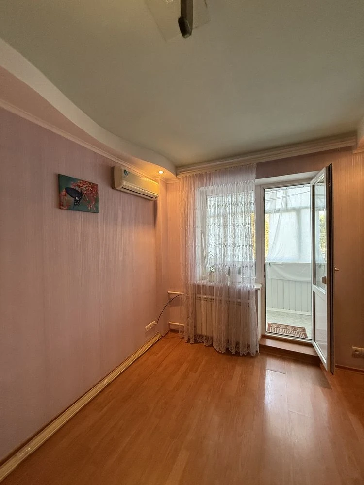 Продам  4 ком.кв .Комфортный 2 этаж