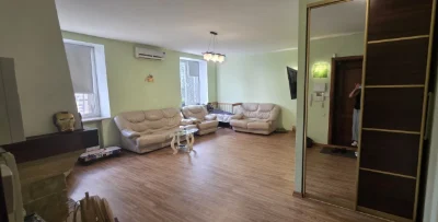Продаж 4кімнатної квартири з  переплануванням по вул. Олекса