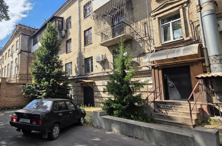 Продаж 4кімнатної квартири з  переплануванням по вул. Олекса