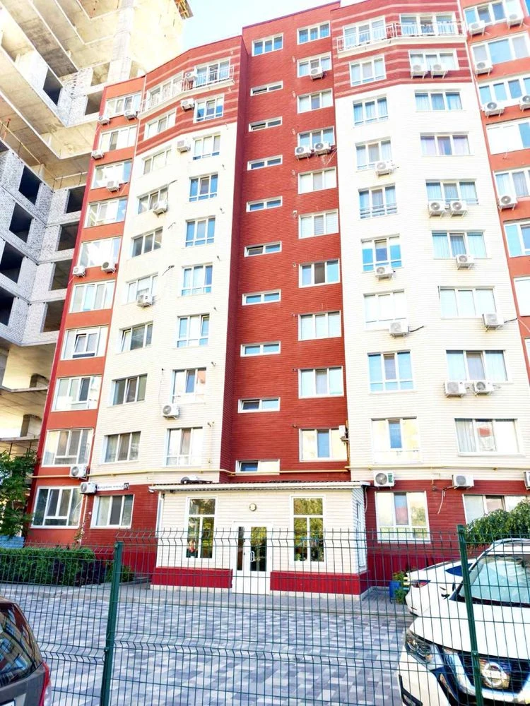 Продам велику 1 к квартиру, 10/10, Володимира Українця