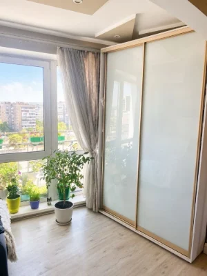 Продам велику 1 к квартиру, 10/10, Володимира Українця