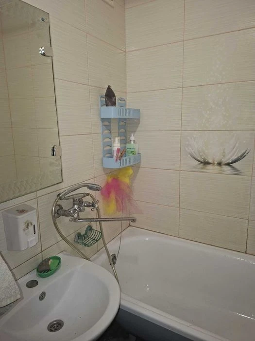 Продам квартиру (Бабурка)
