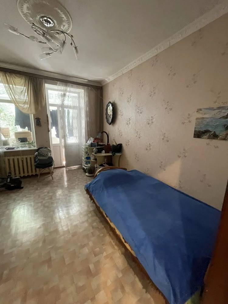 3 кімнатна сталінка ,Незалежної України 90
