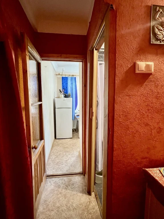 2-room apartment for sale. Area of the Shopping Center of Ukraine.