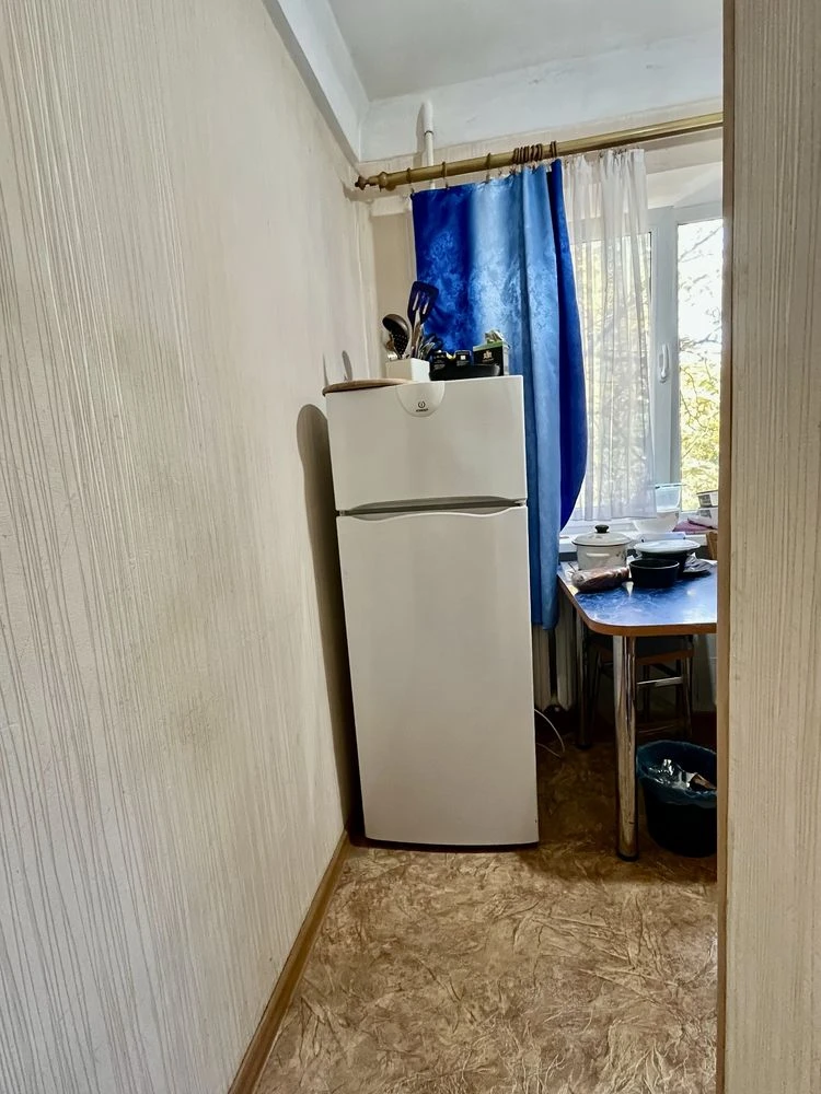 2-room apartment for sale. Area of the Shopping Center of Ukraine.
