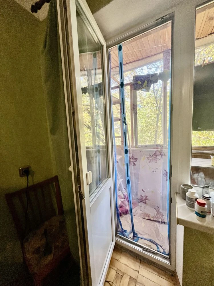 2-room apartment for sale. Area of the Shopping Center of Ukraine.