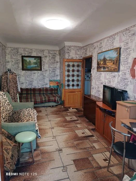 Продам 1 ком. квартиру в центре, ул. Героев полка Азов 5/5