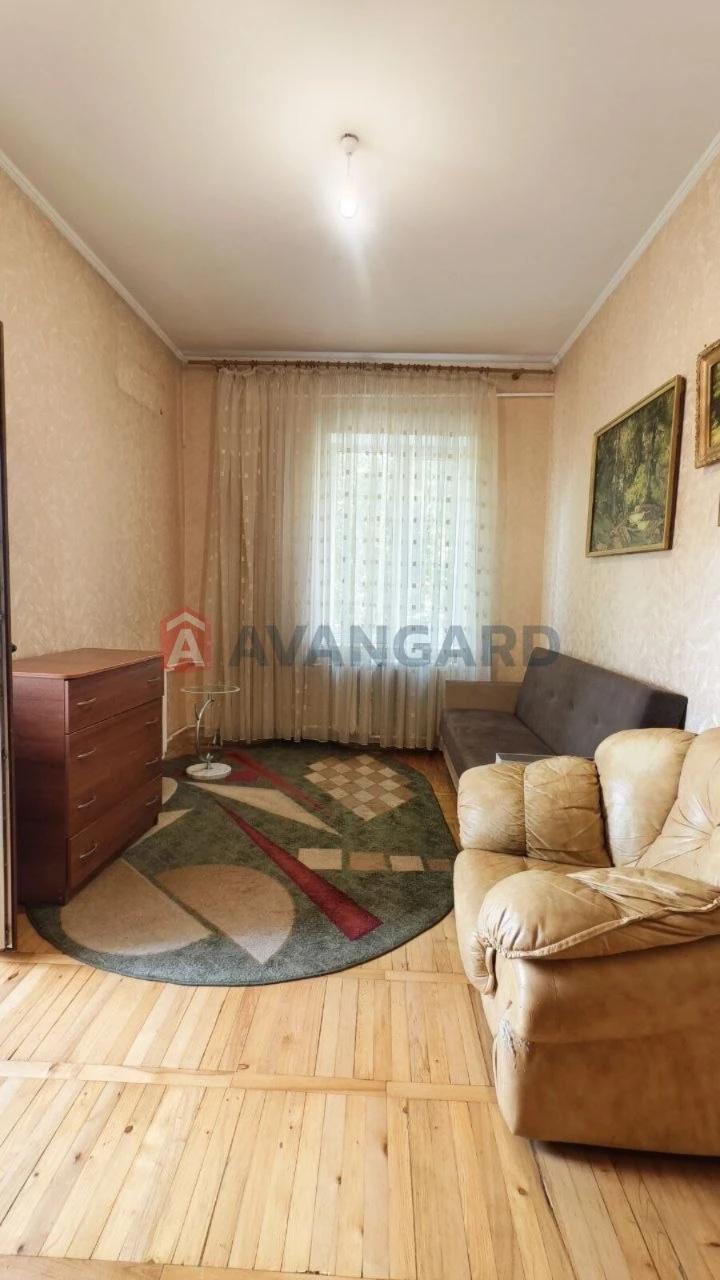 Продается 2-х комнатная квартира в Александровском районе.