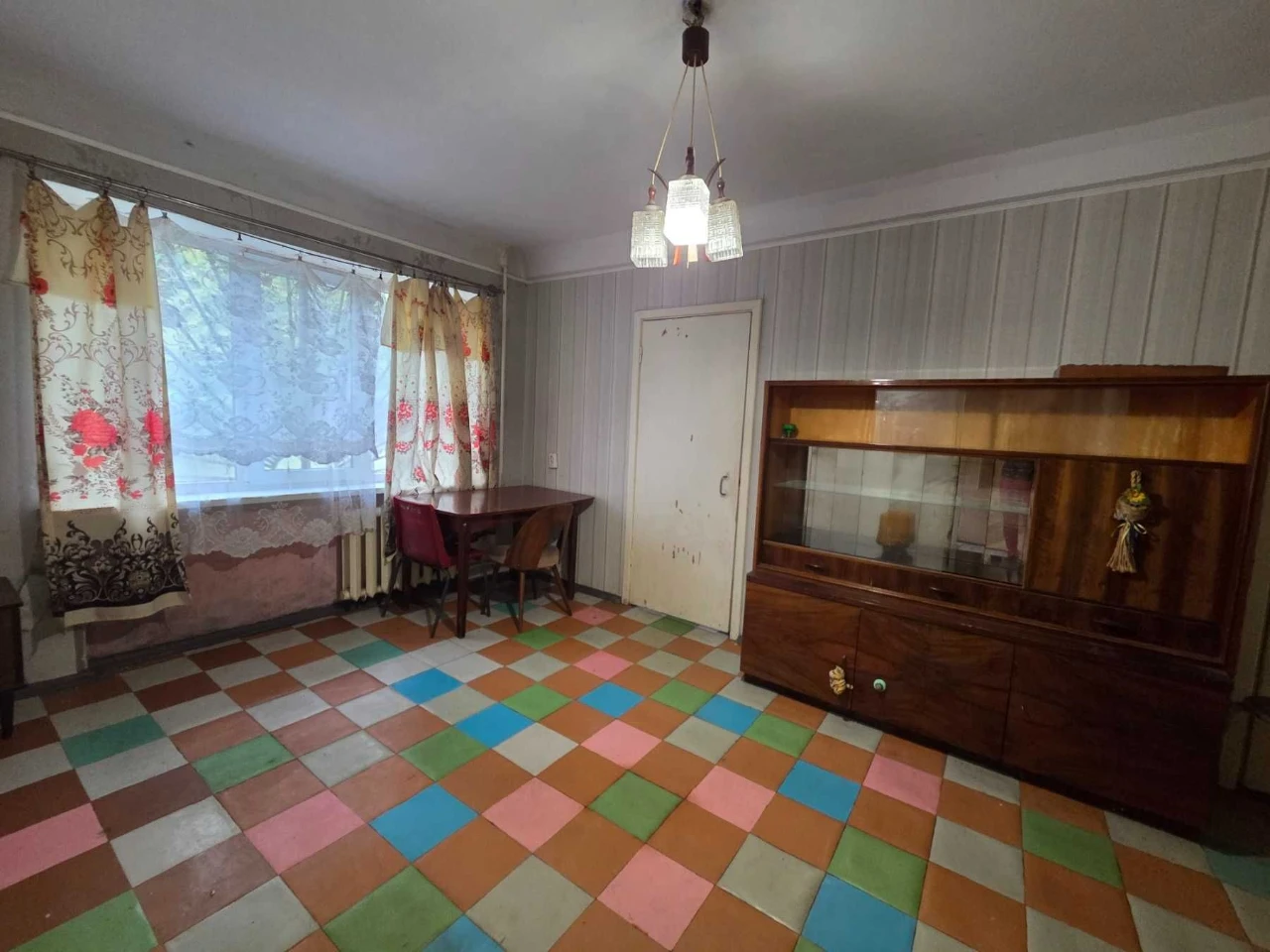 Продам двухкомнатную квартиру бул. Центральный без ремонта