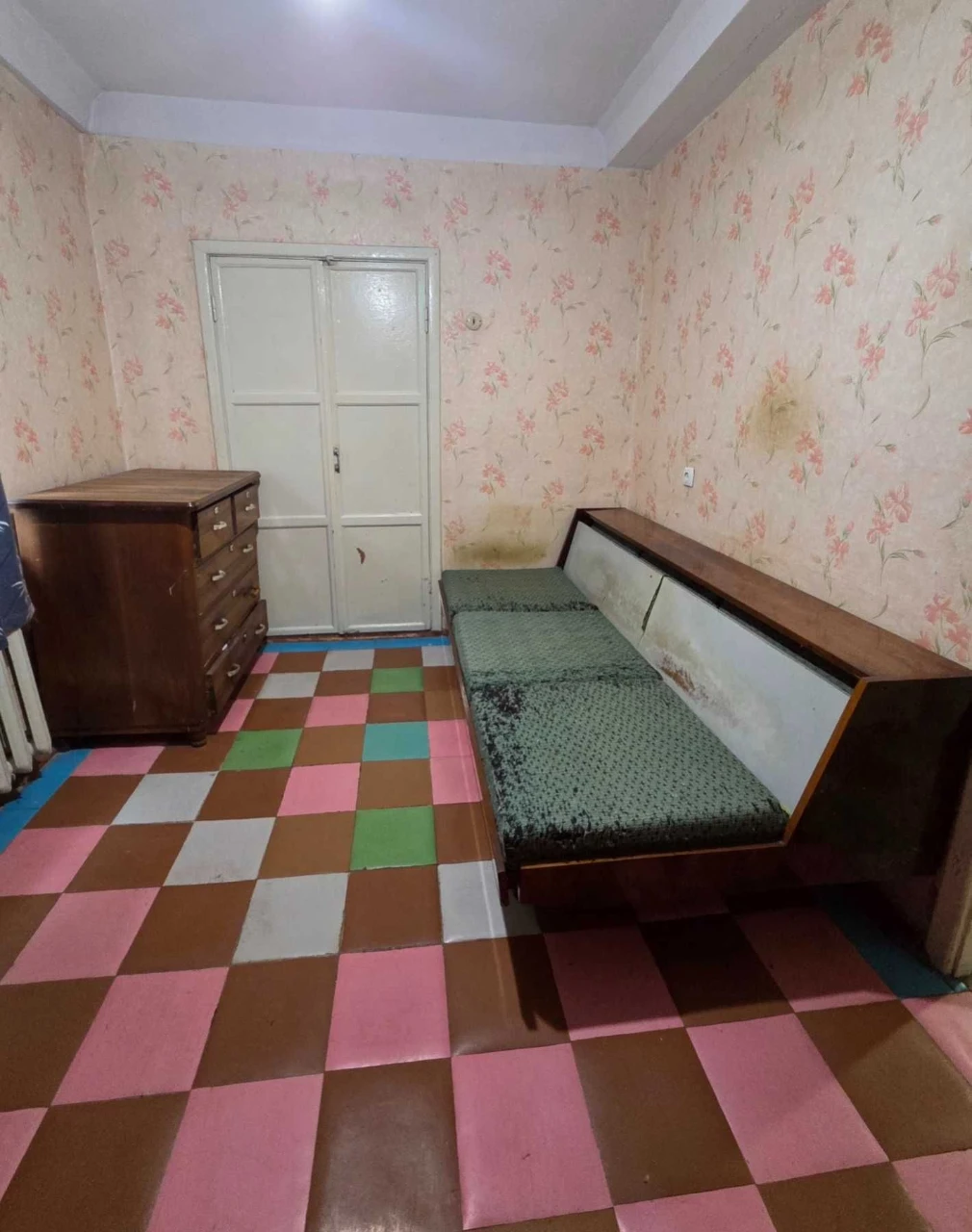 Продам двухкомнатную квартиру бул. Центральный без ремонта