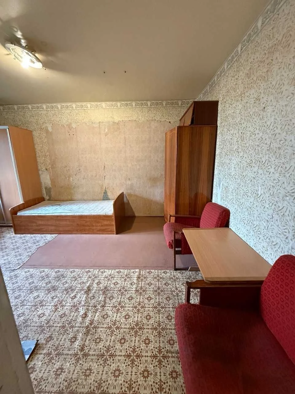Продам 2-кімнатну квартиру Бородинський