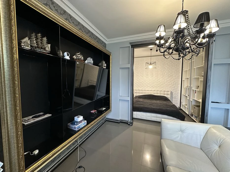 Продаеться стильна квартира , е - сертифікат