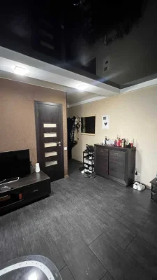 I will sell a 3-room apartment in the shopping center district of Ukraine