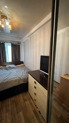 I will sell a 3-room apartment in the shopping center district of Ukraine