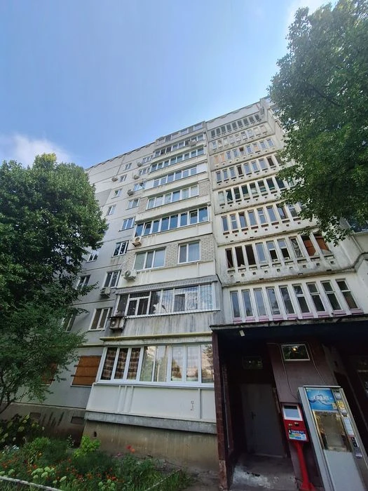 Exclusive! Improved 3-bedroom apartment for sale in S. Saltovka 5.