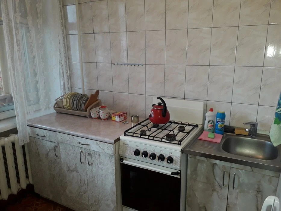 I will sell an apartment with a large balcony in the Center, Voznysenovsk