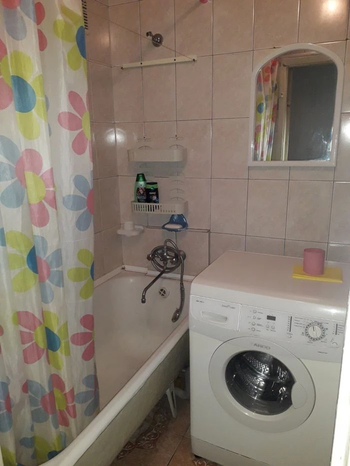 I will sell an apartment with a large balcony in the Center, Voznysenovsk