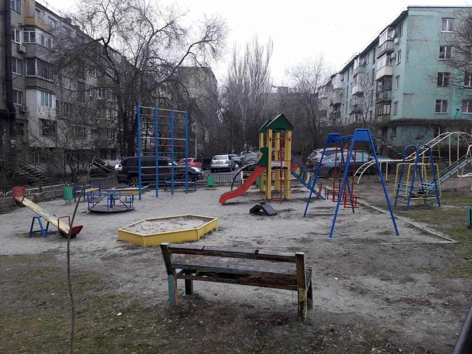 I will sell an apartment with a large balcony in the Center, Voznysenovsk