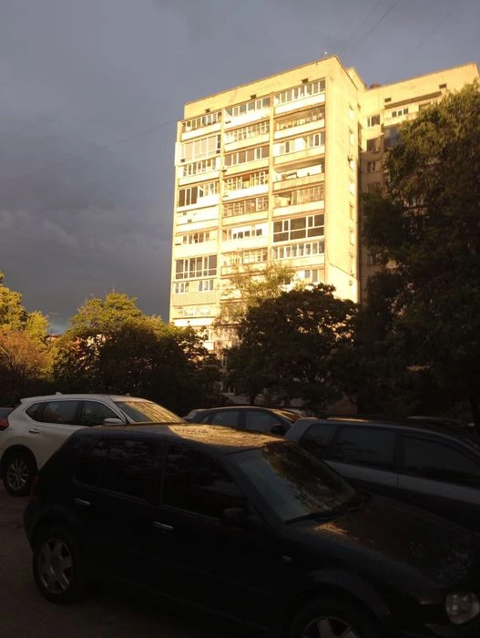 I will sell an apartment with a large balcony in the Center, Voznysenovsk